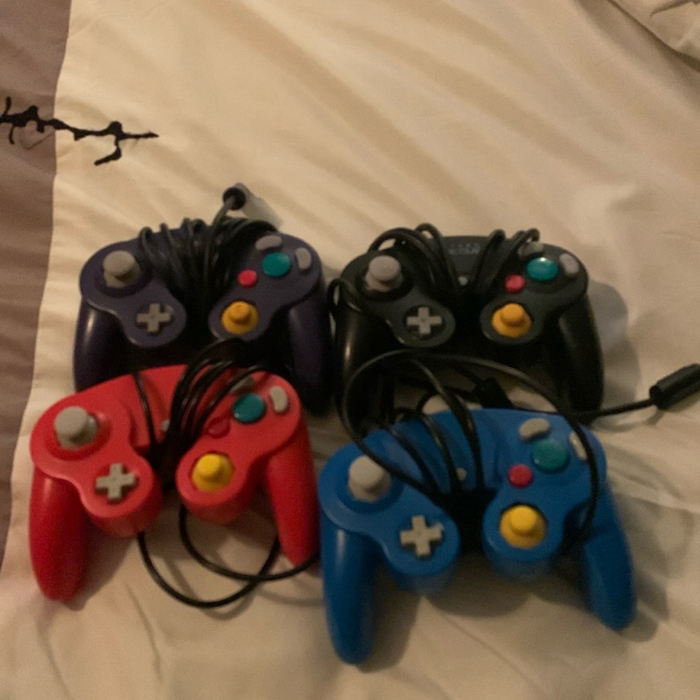 Nintendo cube controllers
